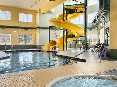 ***  Super 8 By Wyndham Calgary Shawnessy Area Hotel Canada