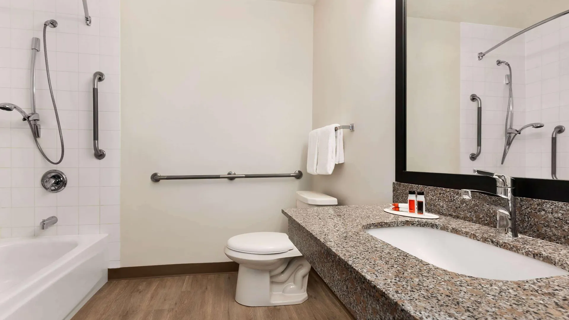 Super 8 By Wyndham Calgary Shawnessy Area Hotel