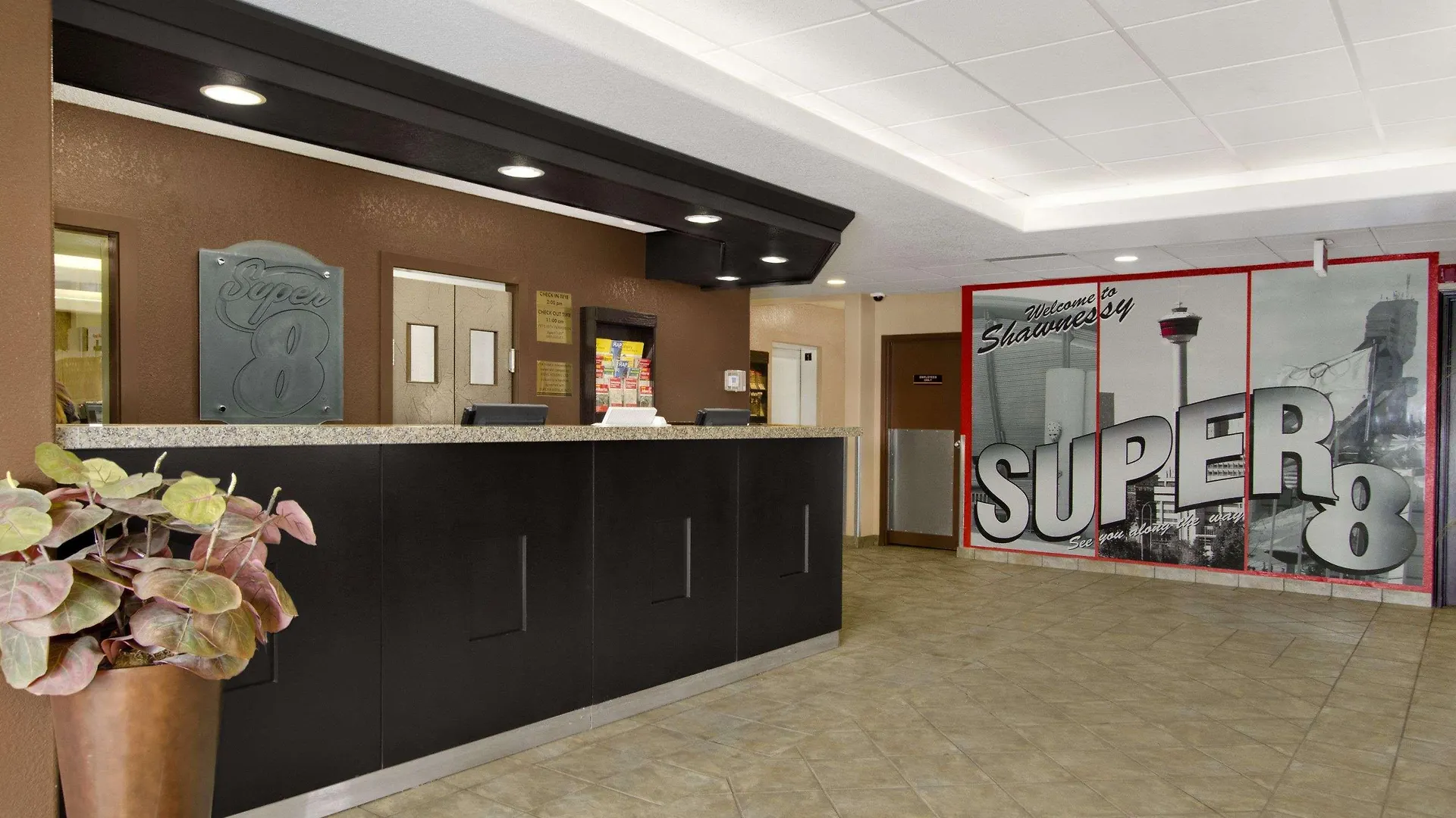 Super 8 By Wyndham Calgary Shawnessy Area Hotel