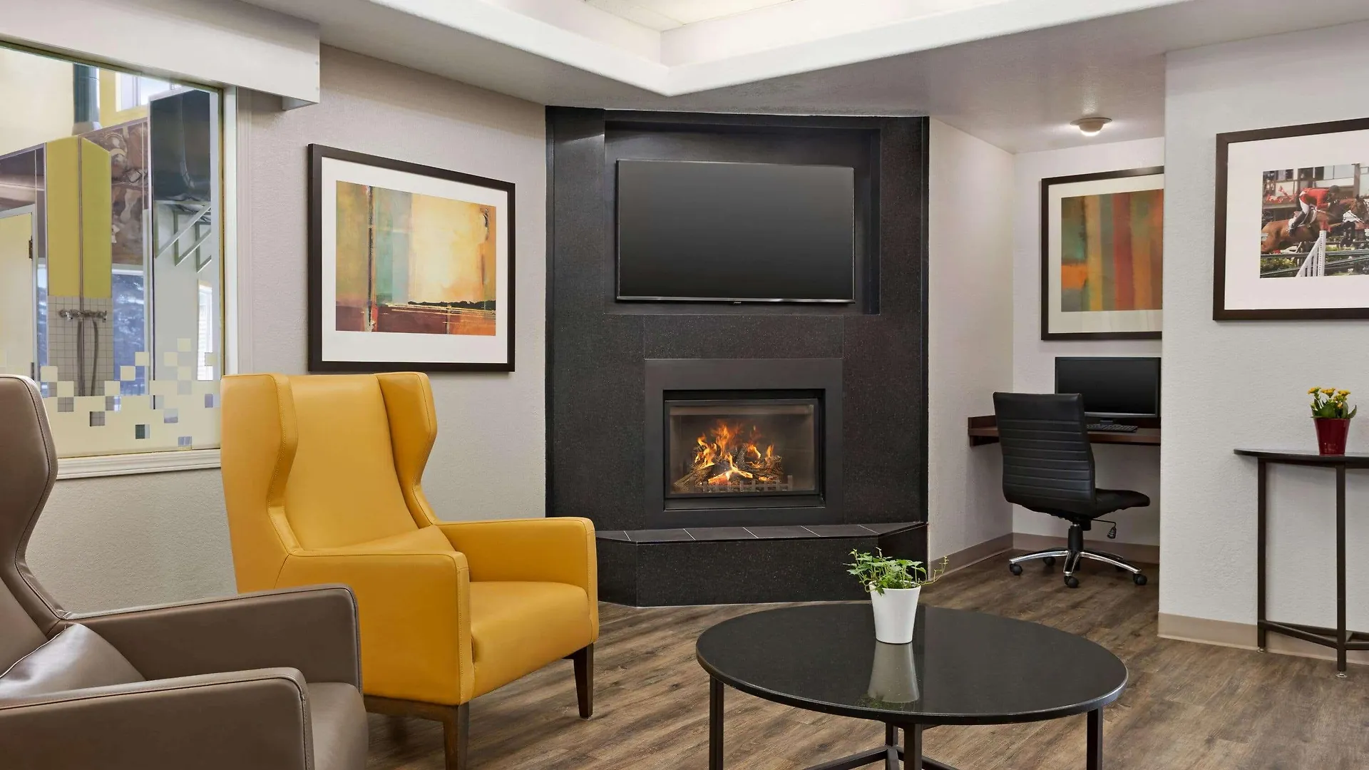 Super 8 By Wyndham Calgary Shawnessy Area Hotel Canada