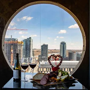 Apartment Downtown Center With Free Parking, Calgary