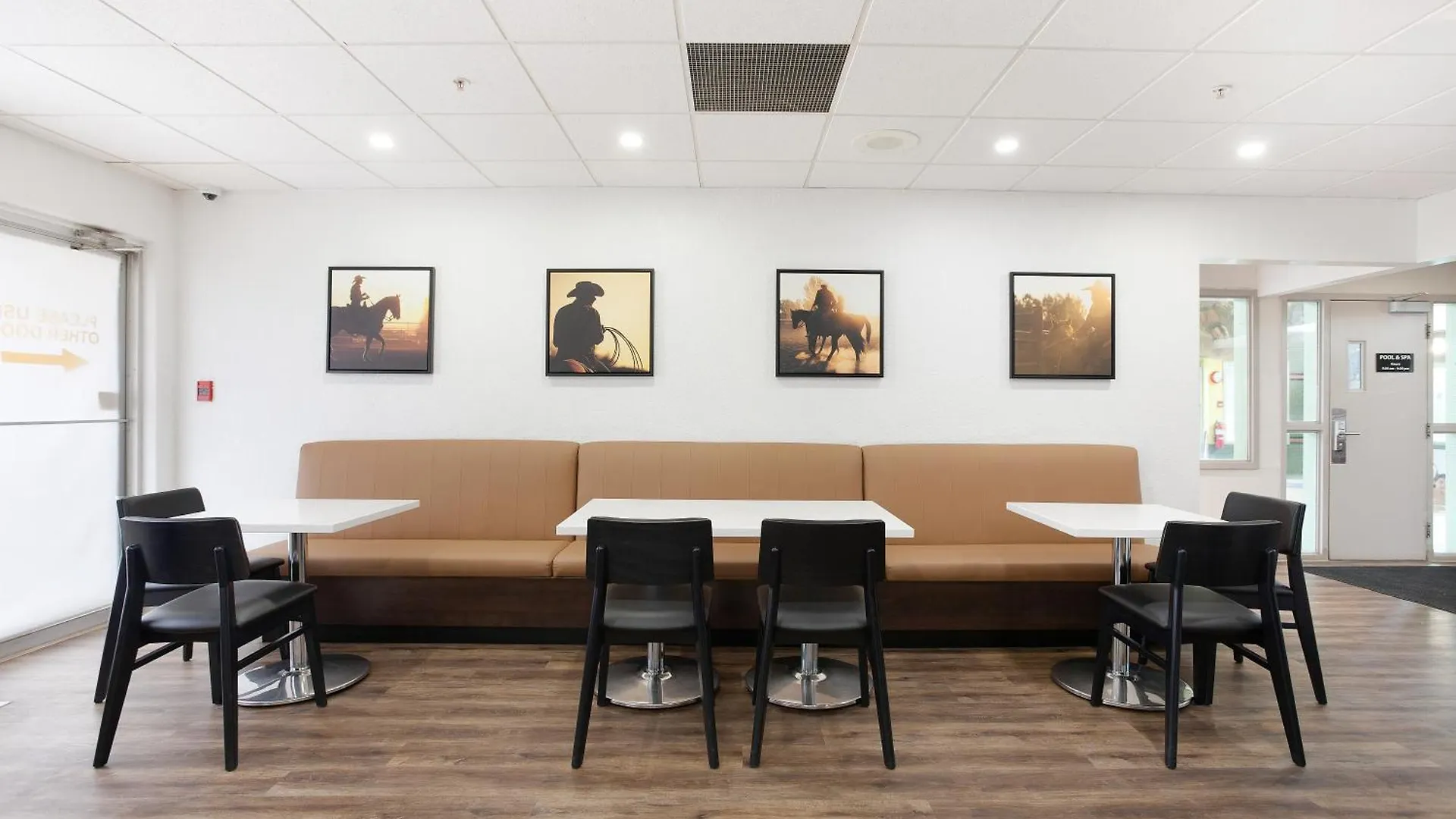Super 8 By Wyndham Calgary Shawnessy Area Hotel