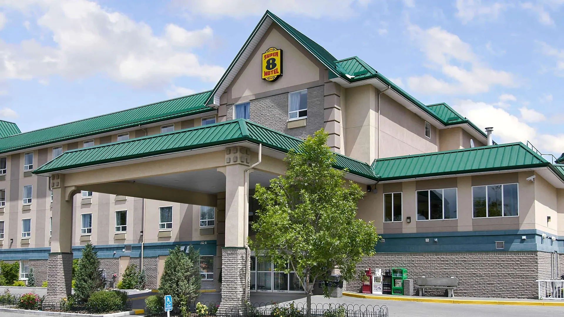 ***  Hotel Super 8 By Wyndham Calgary Shawnessy Area Canada