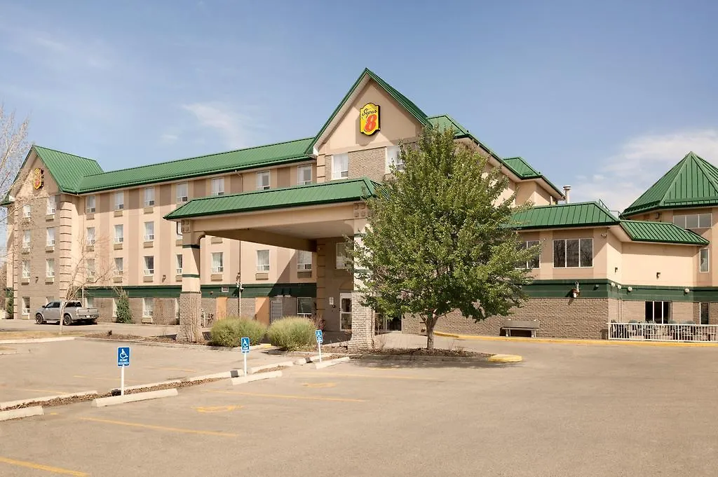 Hotel Super 8 By Wyndham Calgary Shawnessy Area 3*,