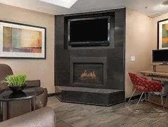 Hotel Super 8 By Wyndham Calgary Shawnessy Area 3*,